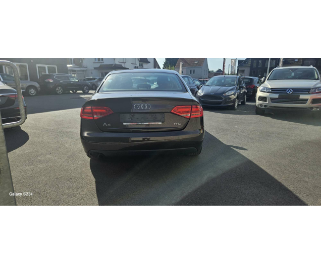 Audi A4 1.8i TFSI*VERWARMDE ZETEL KEYLESS LEDER BLUETH Ninove auto