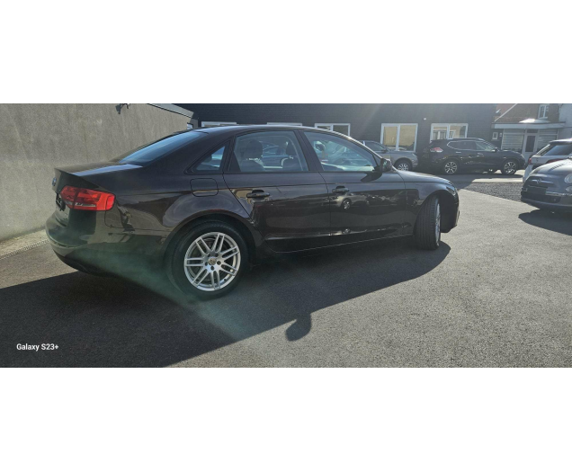 Audi A4 1.8i TFSI*VERWARMDE ZETEL KEYLESS LEDER BLUETH Ninove auto