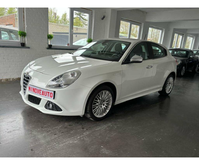 Alfa Romeo Giulietta 1.6d JTD M-Jet Distinctiv Start*NAV BLUET PARKSENS Ninove auto