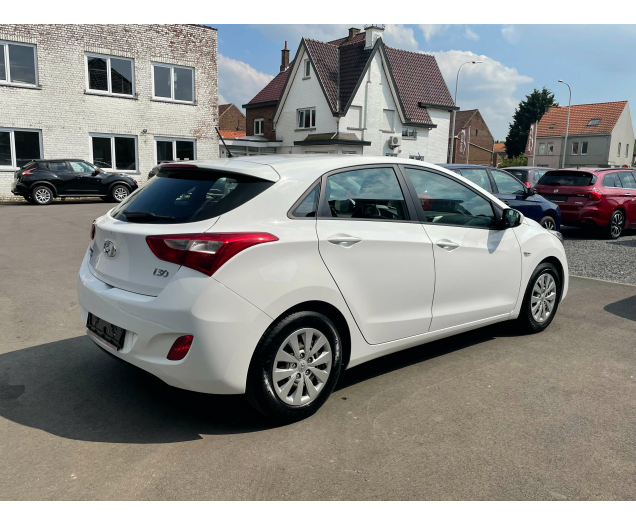 Hyundai i30 1.6d CRDi GO! ISG*ST/SP AIRCO BLUETH USB EU6b Ninove auto