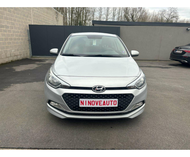 Hyundai i20 1.4i Go*AUTOMAAT PARKSENSOR USB AIRCO EU6b Ninove auto