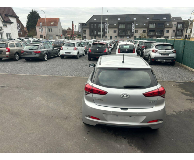 Hyundai i20 1.4i Go*AUTOMAAT PARKSENSOR USB AIRCO EU6b Ninove auto