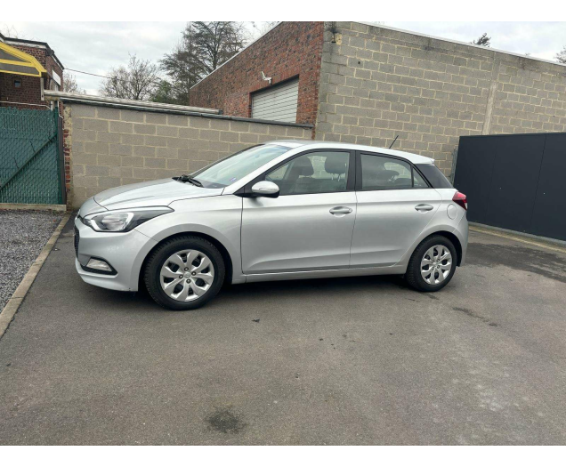 Hyundai i20 1.4i Go*AUTOMAAT PARKSENSOR USB AIRCO EU6b Ninove auto