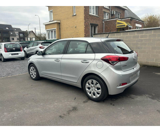 Hyundai i20 1.4i Go*AUTOMAAT PARKSENSOR USB AIRCO EU6b Ninove auto