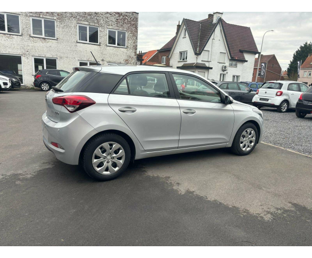 Hyundai i20 1.4i Go*AUTOMAAT PARKSENSOR USB AIRCO EU6b Ninove auto