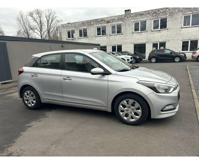 Hyundai i20 1.4i Go*AUTOMAAT PARKSENSOR USB AIRCO EU6b Ninove auto