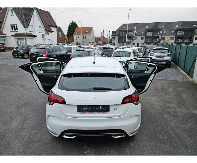 DS Automobiles DS 4 1.6d BlueHDi Be Chic S* NAV PARKSENSO CRUISE CONTR Ninove auto