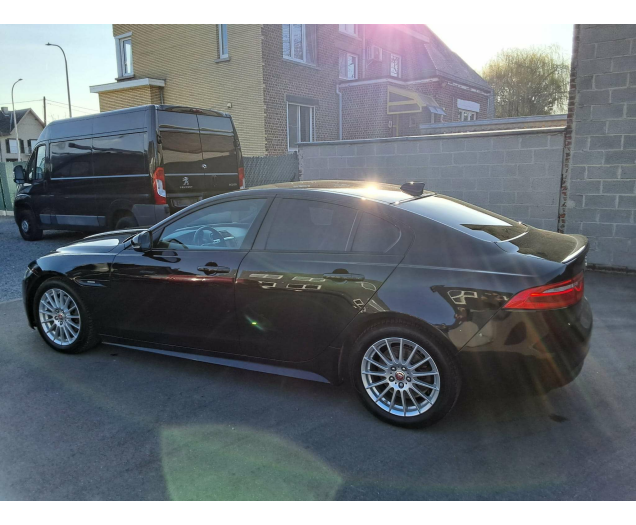 Jaguar XE 2.0 D E-Performance P R-SPORT NAVI CAM PARKH V&A Ninove auto