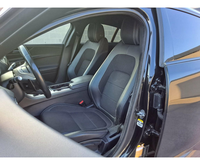 Jaguar XE 2.0 D E-Performance P R-SPORT NAVI CAM PARKH V&A Ninove auto