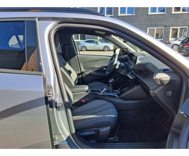 Peugeot 2008 1.2Turbo Allure 360°CAM PARKHULP V&A CARPLAY AIRCO Ninove auto