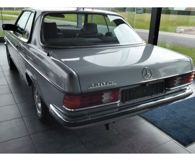 Mercedes-Benz 230 Coupe Garage Meirhaeghe