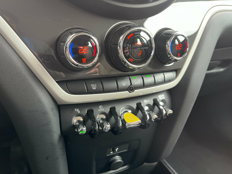 MINI Cooper SE Countryman 1.5A Plug In Hybrid Sportzetels/Leder/Gps/Cruise.. Leconte Motors