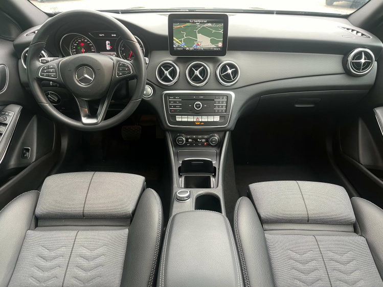 Mercedes-Benz GLA 180 iA DCT LED/Panodak/Leder/Camera/Cruise/BLTH...!! Leconte Motors