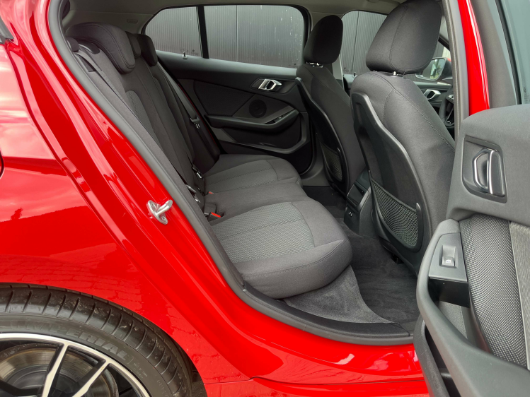 BMW 118 118iA Full-LED/Navigatie/Carplay/Cruise/PDC/BLTH.. Leconte Motors