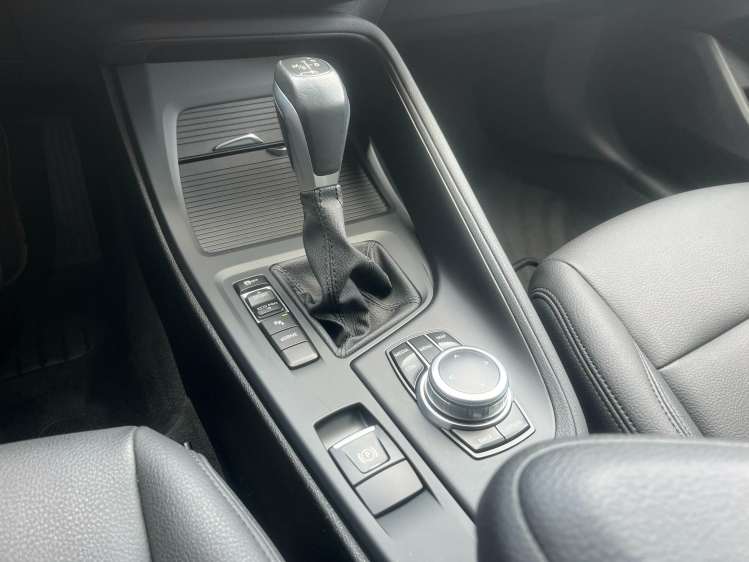 BMW X1 X1 xDrive25e Hybrid LED/Carplay/Leder/HUD/Zetelver Leconte Motors