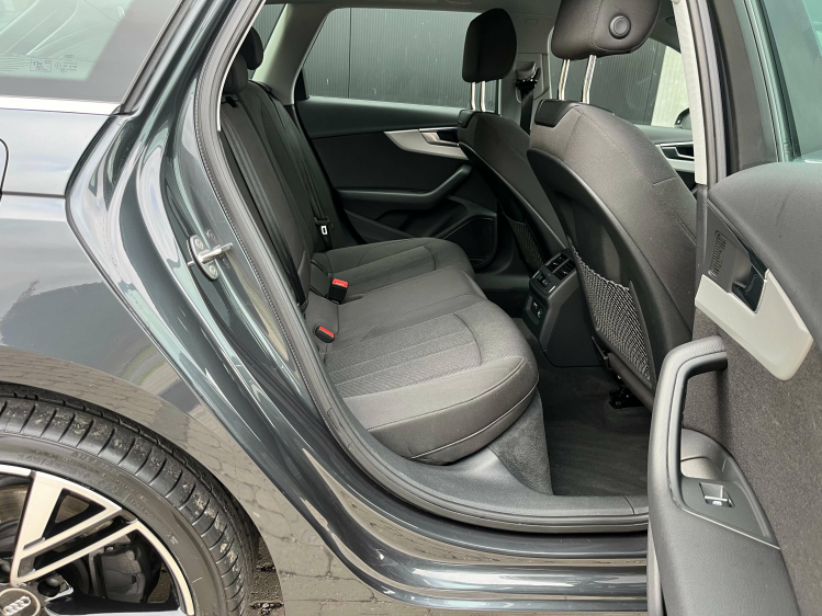 Audi A4 A4 Avant 35 TFSI S tronic Virtual/Carplay/Memoryst Leconte Motors