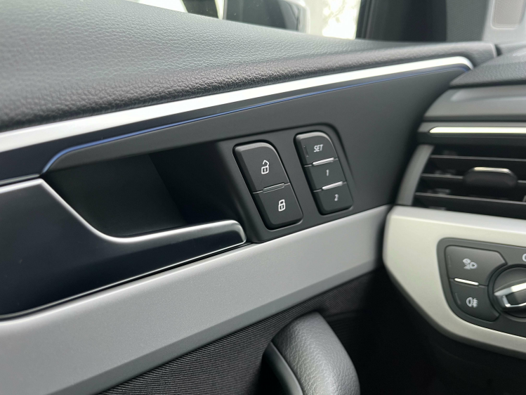 Audi A4 A4 Avant 35 TFSI S tronic Virtual/Carplay/Memoryst Leconte Motors