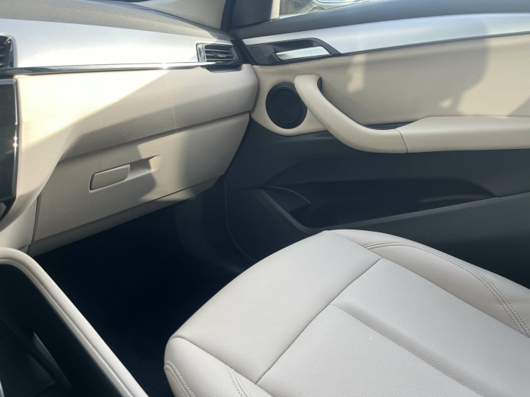 BMW X1 X1 1.5iA sDrive18 Leder/Carplay/Zetelverwarming/.. Leconte Motors