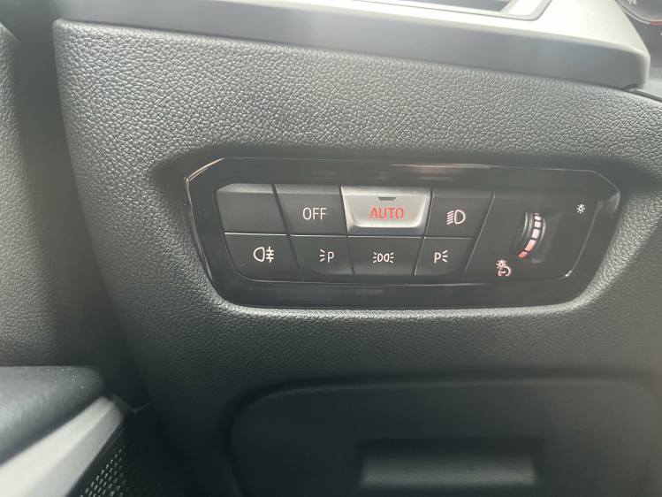 BMW 318 Touring 318iA Virtual/LED/Leder/Carplay/Camera/... Leconte Motors