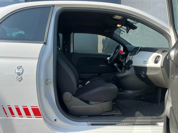 Abarth 595 595 1.4 T-Jet Navigatie/PDC/Bluetooth/16'Alu's Leconte Motors