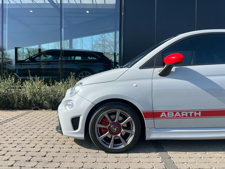 Abarth 595 595 1.4 T-Jet Navigatie/PDC/Bluetooth/16'Alu's Leconte Motors