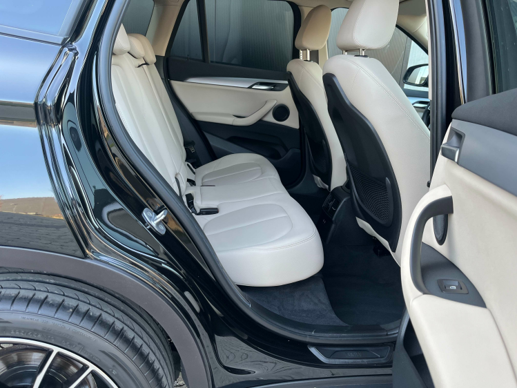 BMW X1 X1 1.5iA sDrive18 Leder/Gps/Carplay/Trekhaak/PDC Leconte Motors