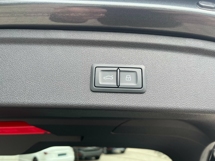 Audi A3 A3 SB 30 TFSI S line S-tronic Pano/Leder/CAM/Carpl Leconte Motors