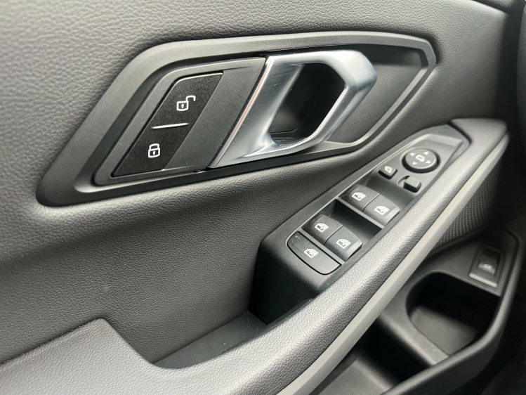 BMW 318 Touring 318iA Virtual/Leder/Sportzetels/Zetelverwarming/...!! Leconte Motors