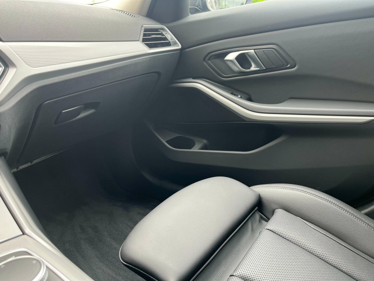BMW 318 Touring 318iA Virtual/Leder/Sportzetels/Zetelverwarming/...!! Leconte Motors