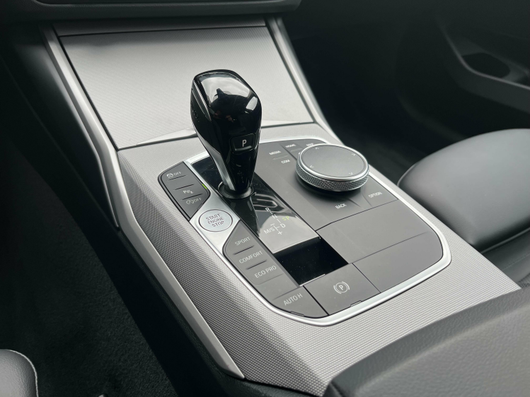 BMW 318 Touring 318iA Virtual/Leder/Sportzetels/Zetelverwarming/...!! Leconte Motors