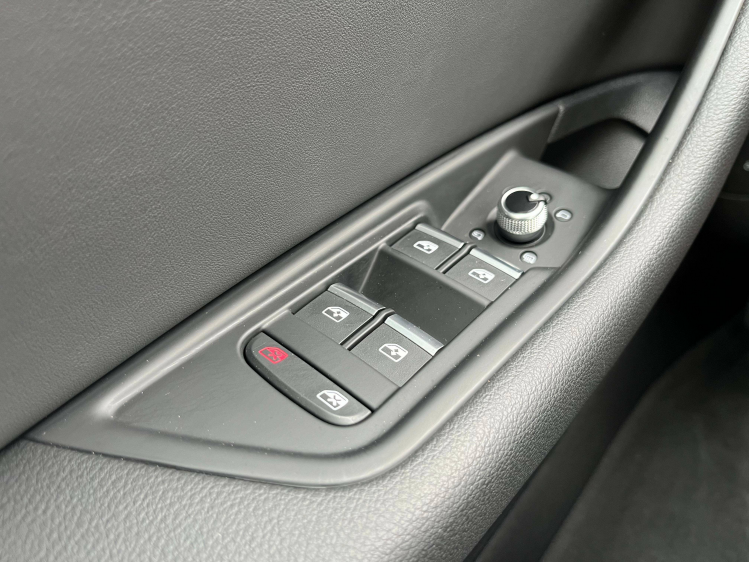 Audi A4 A4 Avant 35 TFSI S-Tronic S-Line Panodak/Virtual/Camera/Carplay Leconte Motors