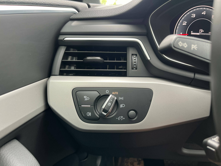 Audi A4 A4 Avant 35 TFSI S-Tronic S-Line Panodak/Virtual/Camera/Carplay Leconte Motors