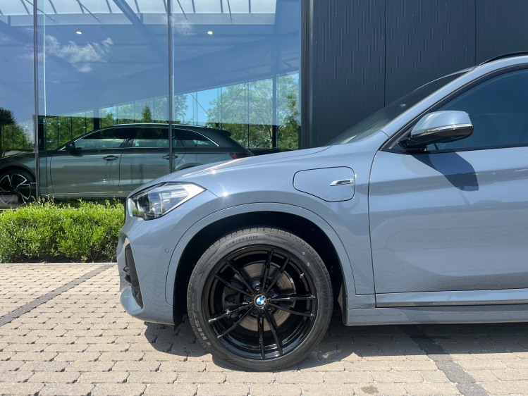 BMW X1 X1 1.5iA xDrive25e M-Pack Panodak/Leder/Camera/HUD/...!! Leconte Motors