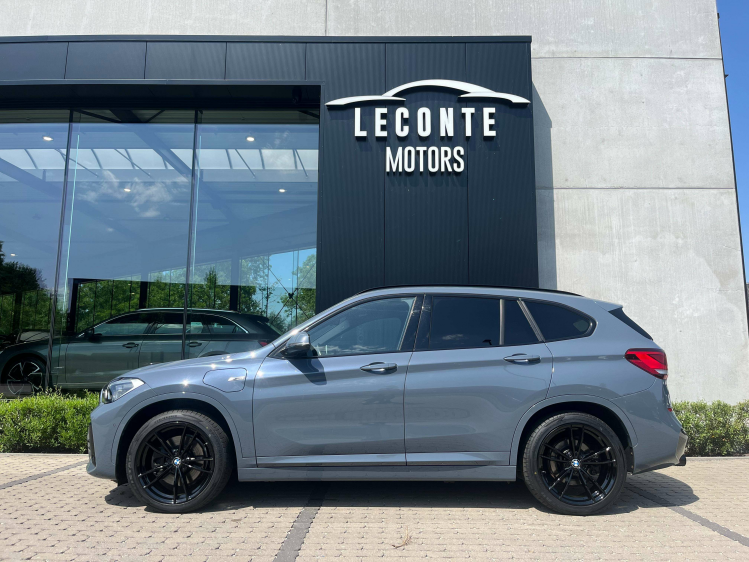 BMW X1 X1 1.5iA xDrive25e M-Pack Panodak/Leder/Camera/HUD/...!! Leconte Motors