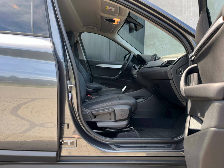 BMW X1 X1 1.5iA sDrive18 Leder/Navigatie/Carplay/Zetelverwarming/...!! Leconte Motors