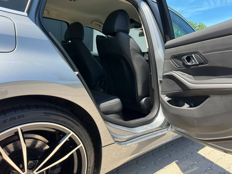 BMW 318 Touring 318iA Facelift Widescreen/LED/Leder/Sportzetels/Camera/...!! Leconte Motors