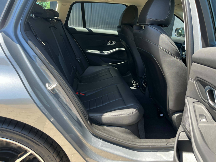 BMW 318 Touring 318iA Facelift Widescreen/LED/Leder/Sportzetels/Camera/...!! Leconte Motors