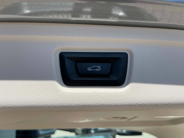 BMW 318 Touring 318iA Facelift Widescreen/LED/Leder/Sportzetels/Camera/...!! Leconte Motors