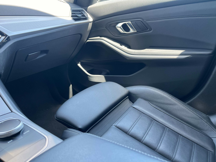 BMW 318 Touring 318iA Facelift Widescreen/LED/Leder/Sportzetels/Camera/...!! Leconte Motors