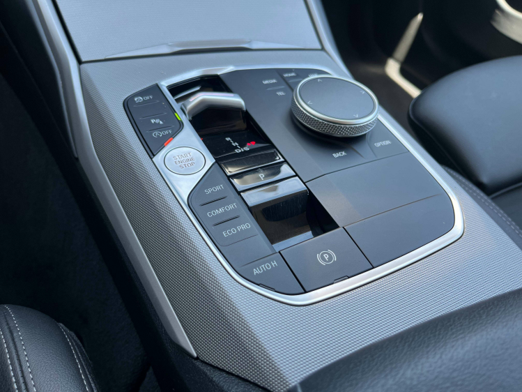 BMW 318 Touring 318iA Facelift Widescreen/LED/Leder/Sportzetels/Camera/...!! Leconte Motors