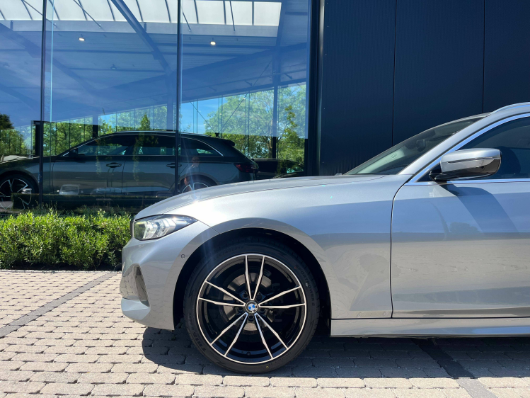 BMW 318 Touring 318iA Facelift Widescreen/LED/Leder/Sportzetels/Camera/...!! Leconte Motors