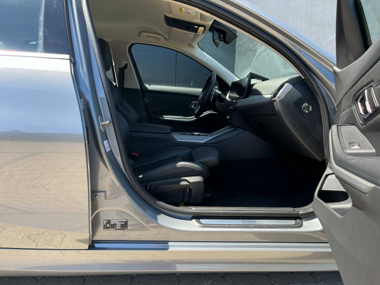 BMW 318 Touring 318iA Facelift Widescreen/LED/Leder/Sportzetels/Camera/...!! Leconte Motors