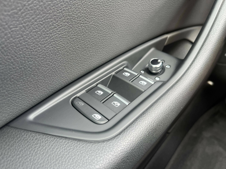 Audi A4 A4 Avant 35 TFSI S-Tronic LED/Leder/Camera/Trekhaak/Zetelverwarming/...!! Leconte Motors