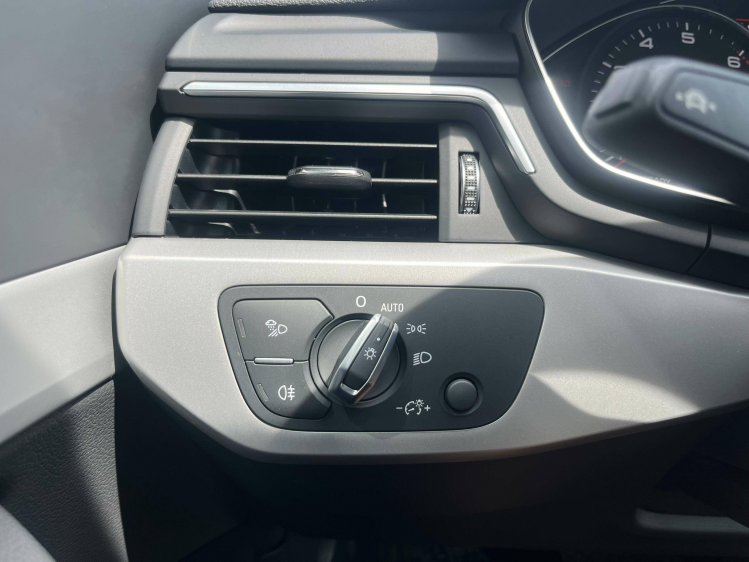 Audi A4 A4 Avant 35 TFSI S-Tronic LED/Leder/Camera/Trekhaak/Zetelverwarming/...!! Leconte Motors