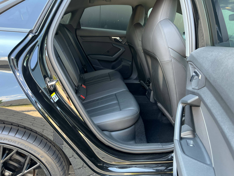 Audi A3 A3 30 TFSI Berline S tronic Lederen-Sportzetels/Carplay/ACC/Zetelverwarming Leconte Motors