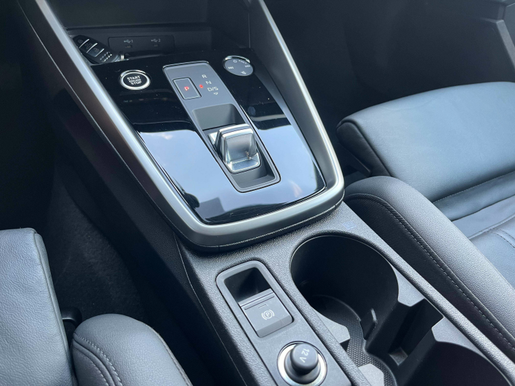 Audi A3 A3 30 TFSI Berline S tronic Lederen-Sportzetels/Carplay/ACC/Zetelverwarming Leconte Motors