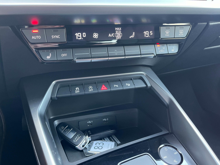 Audi A3 A3 30 TFSI Berline S tronic Lederen-Sportzetels/Carplay/ACC/Zetelverwarming Leconte Motors