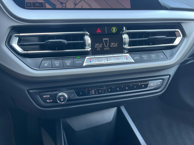 BMW 116 116i Hatchback Full-LED/Carplay/Zetelverwarming/Cruise/...!! Leconte Motors