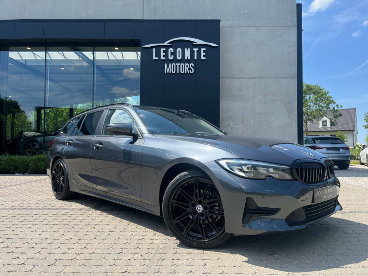 BMW 318 Touring 318iA Touring Shadowline Navigatie/Carplay/Cruise/...!! Leconte Motors