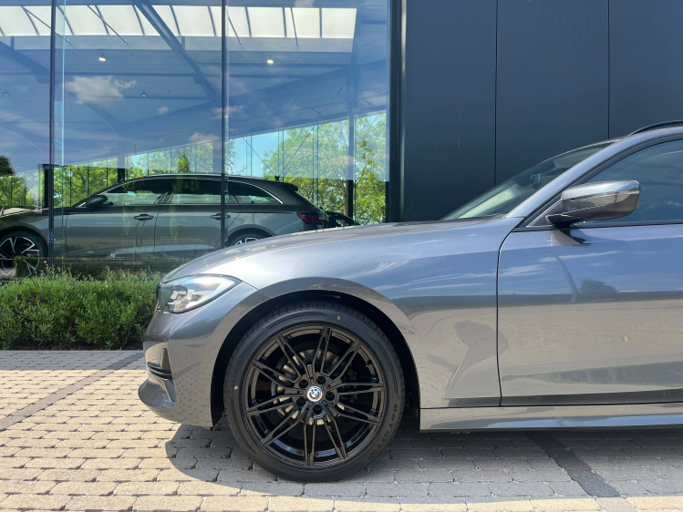 BMW 318 Touring 318iA Touring Shadowline Navigatie/Carplay/Cruise/...!! Leconte Motors